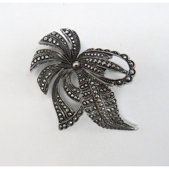 West Germany Flower Brooch Silver Tone Leaf Ribbon 1.5" Vintage Marcasite Look - Picture 3 of 11